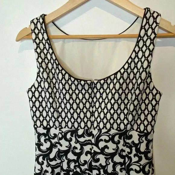 WHBM Bodycon Sheath Dress - Picture 4 of 8